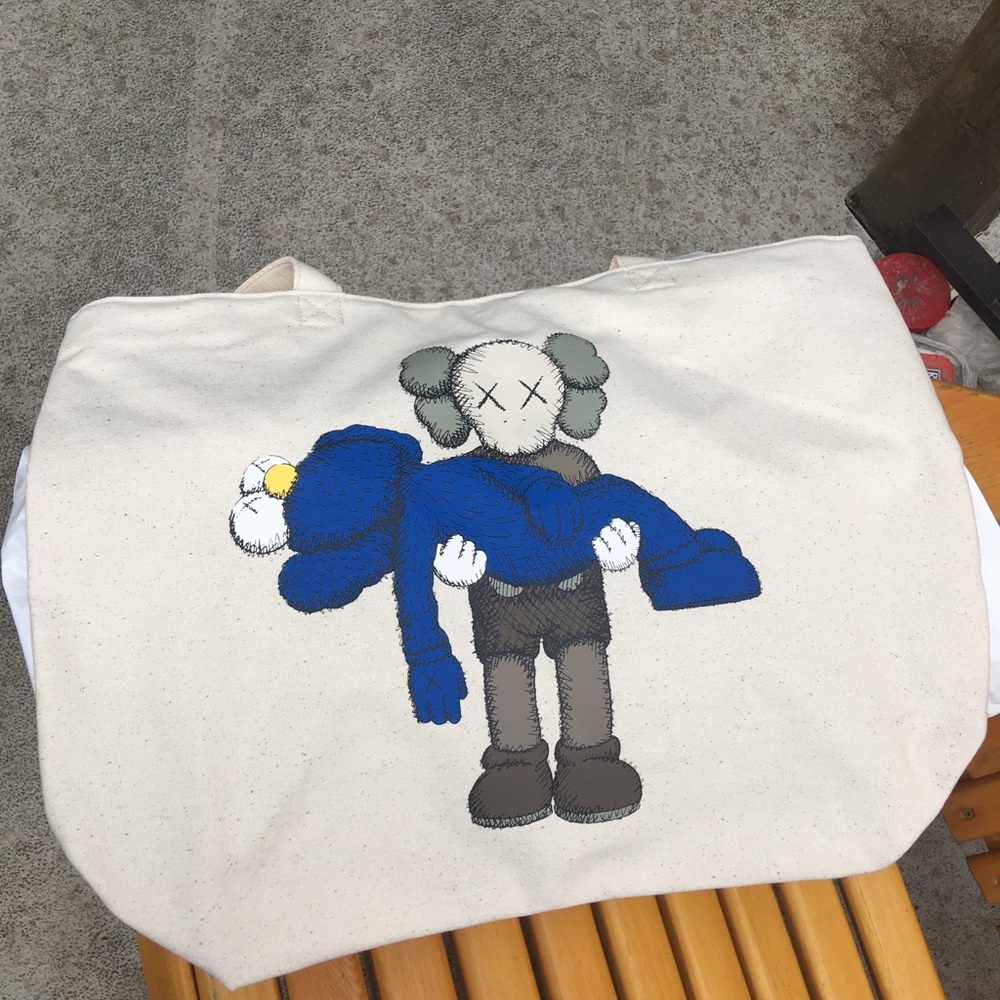KAWS X uniqlo tote bags